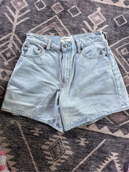 Abercrombie & Fitch Pants - Abercrombie & Fitch Light Wash High-Rise Denim Shorts